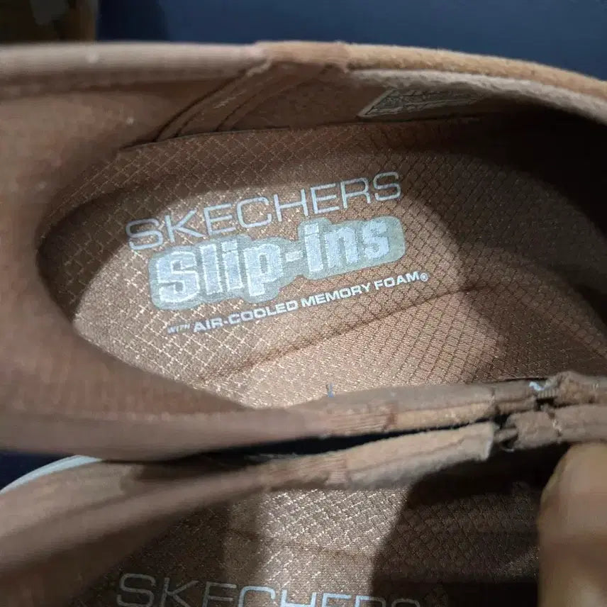 [SOLD OUT] 스케쳐스 슬립인스 240