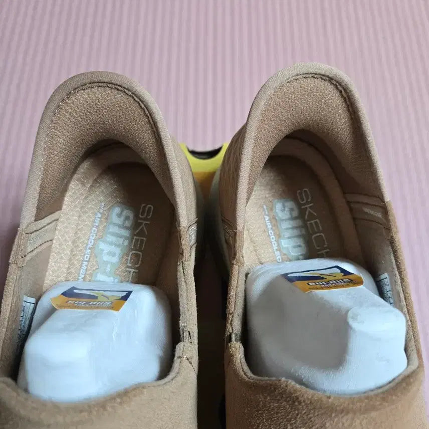 [SOLD OUT] 스케쳐스 슬립인스 240