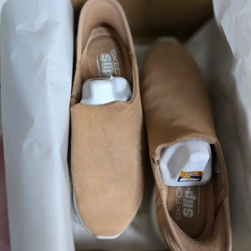 [SOLD OUT] 스케쳐스 슬립인스 240