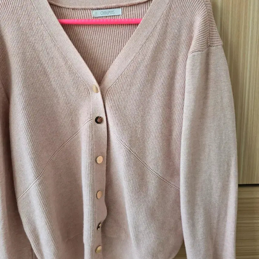 [BUNJANG] OFFLIMITS Ribbed Knit Cardigan / OFFLIMITS 골지 니트 핑크 팝니다