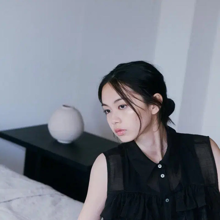 [SOLD OUT] (새상품) ZARA 자라 프릴 세미 시스루탑