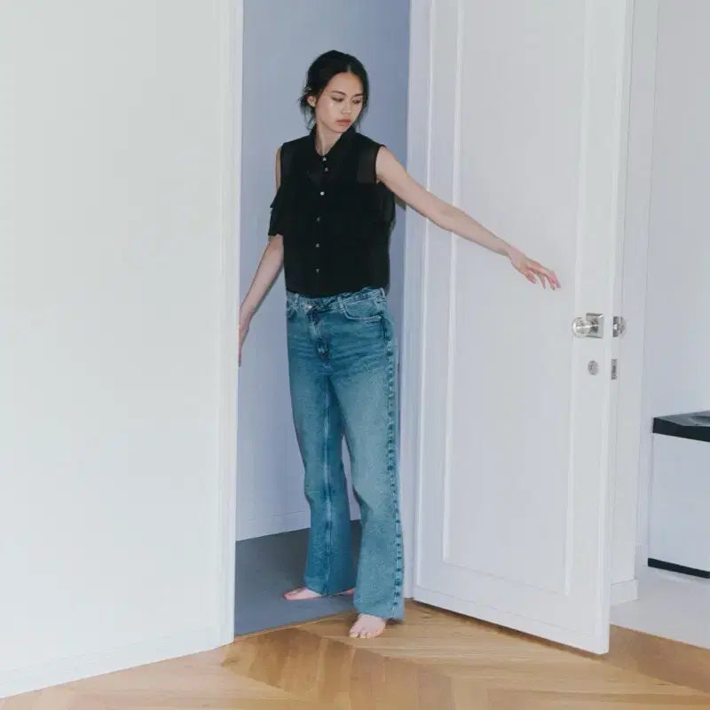 [SOLD OUT] (새상품) ZARA 자라 프릴 세미 시스루탑