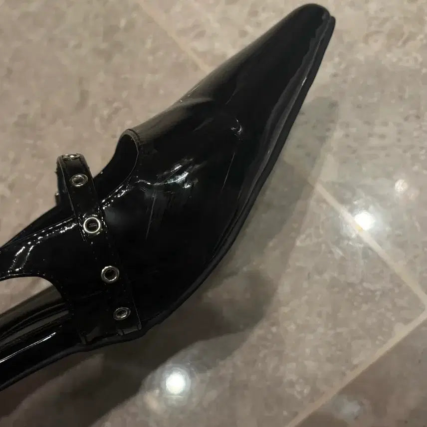 [BUNJANG] Salt and Chocolate Pointed Toe Eyelet Slingback Heels Black 240 / 솔트앤초콜릿 포인티드 토 아일렛 슬링백 구두 블랙 240