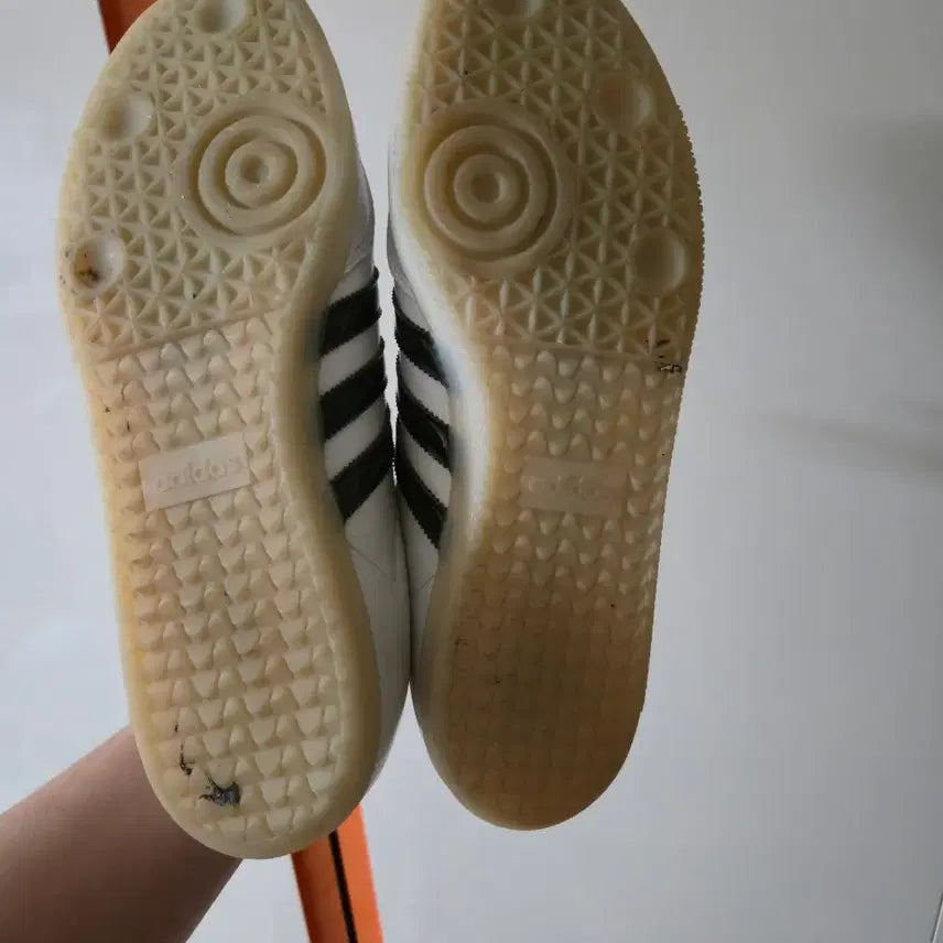 [SOLD OUT] 아디다스 x 제이슨 딜 삼바 페이턴트 레더 300