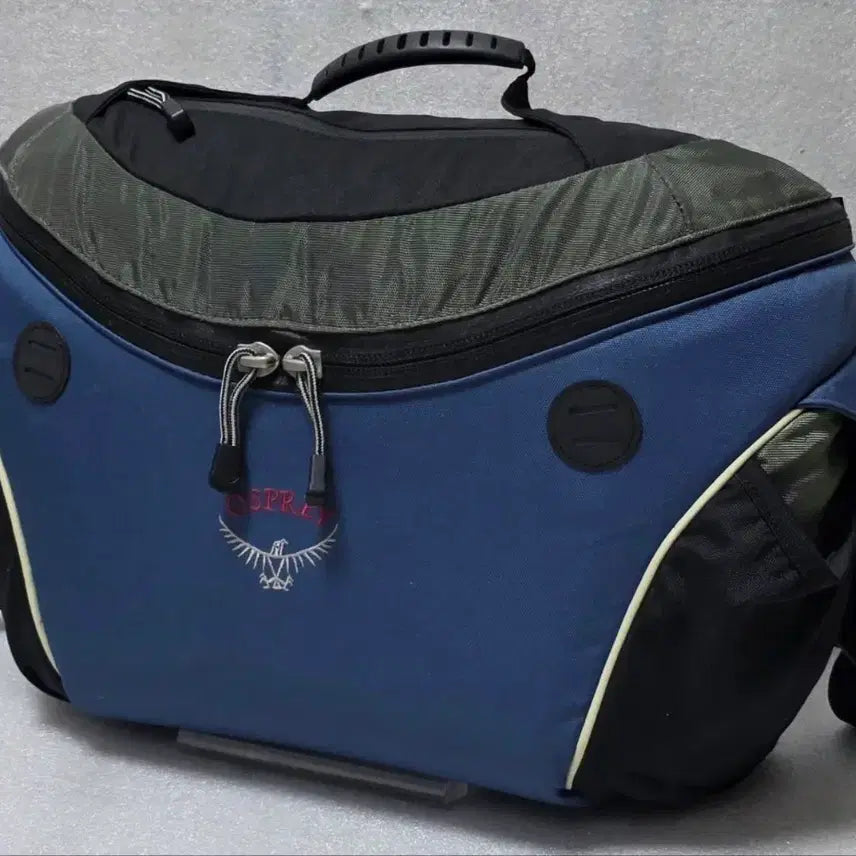 [BUNJANG] OSPREY Torque Messenger Bag Crossbody Bag / 오스프리 OSPREY 토크 메신저백 노트북수납 크로스가방
