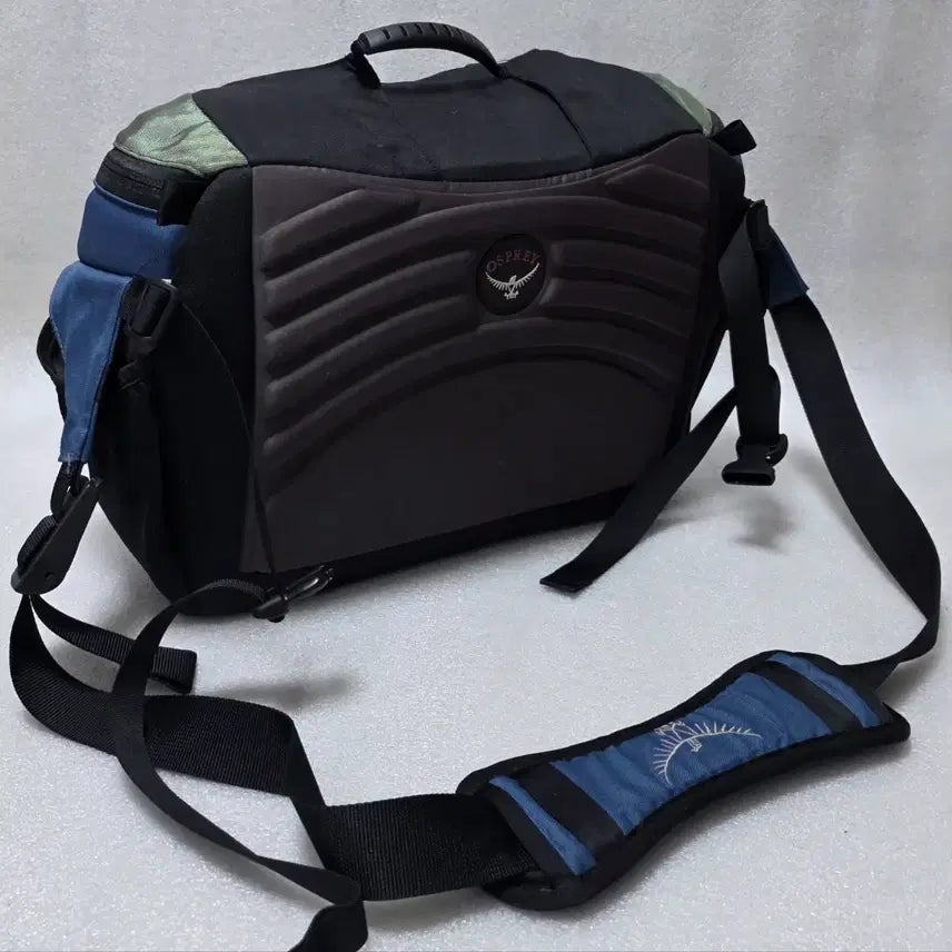 [BUNJANG] OSPREY Torque Messenger Bag Crossbody Bag / 오스프리 OSPREY 토크 메신저백 노트북수납 크로스가방