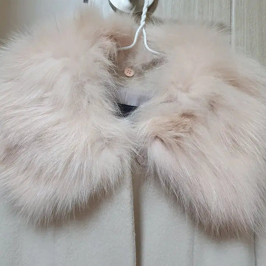 [BUNJANG] On &amp; On Fox Fur Coat Beige / On &amp; On 폭스 퍼 코트 베이지