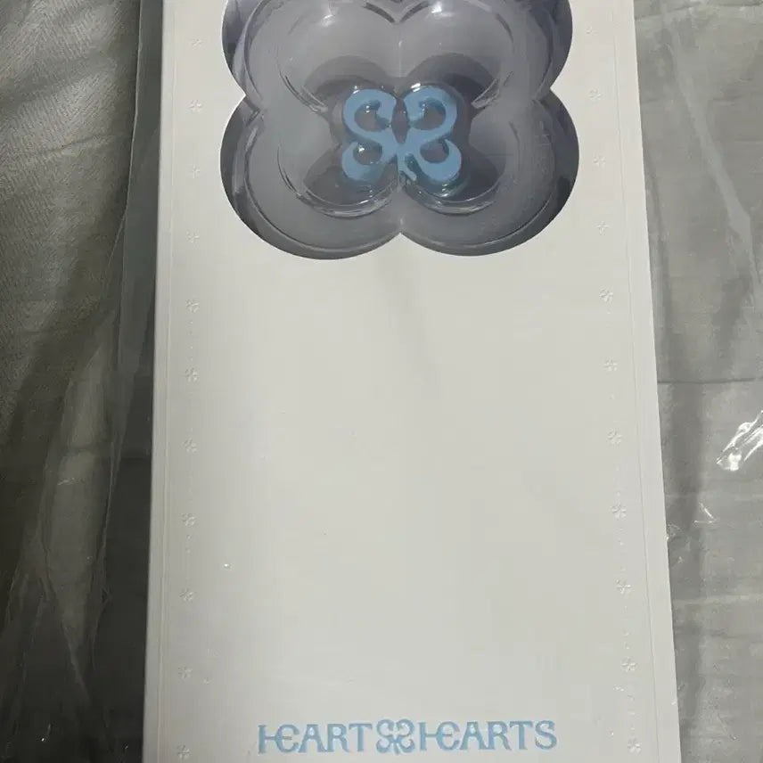 [BUNJANG] Heart to Heart Official Light Stick with Random Photocard / 미개봉 하츠투하츠 하투하 응원봉 포카포함(랜덤)