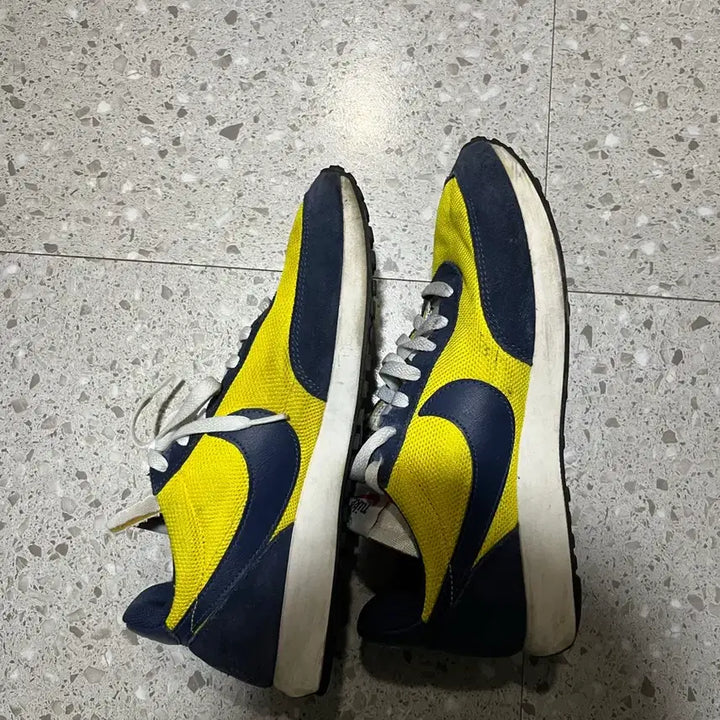 [BUNJANG] Nike Tailwind 79 Yellow Navy (Size 280) / 나이키 테일윈드 79 옐로우 네이비 280