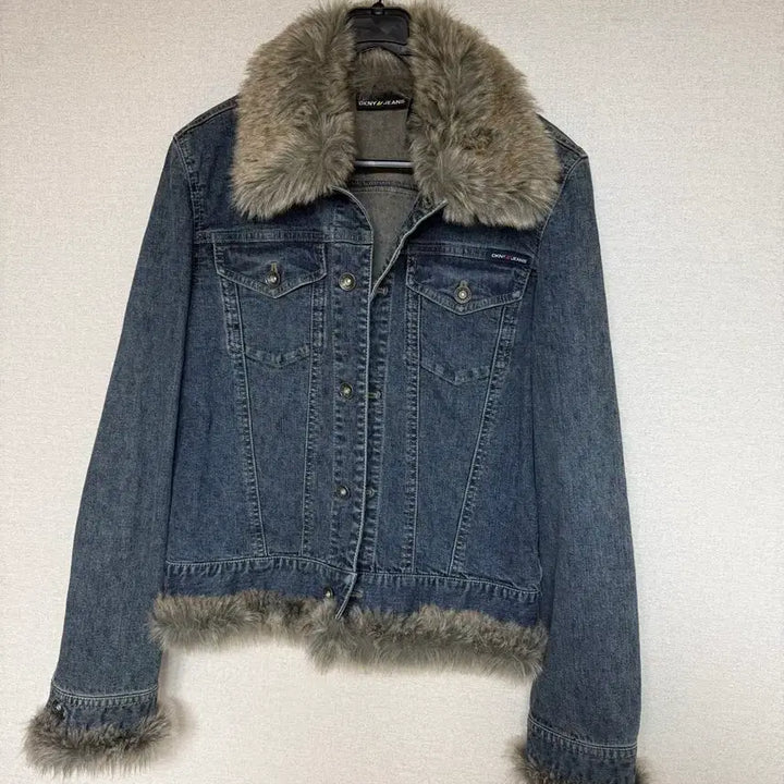 [BUNJANG] DKNY Y2K Denim Jacket with Fur Trim / 빈티지 Dkny jeans y2k 데님자켓 퍼자켓 퍼트리밍 데님자켓