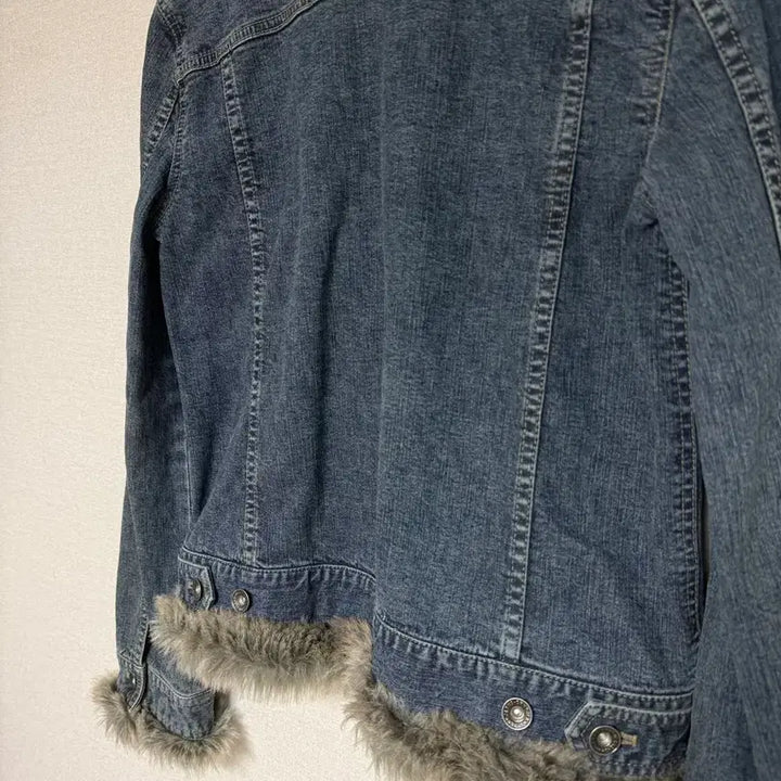 [BUNJANG] DKNY Y2K Denim Jacket with Fur Trim / 빈티지 Dkny jeans y2k 데님자켓 퍼자켓 퍼트리밍 데님자켓