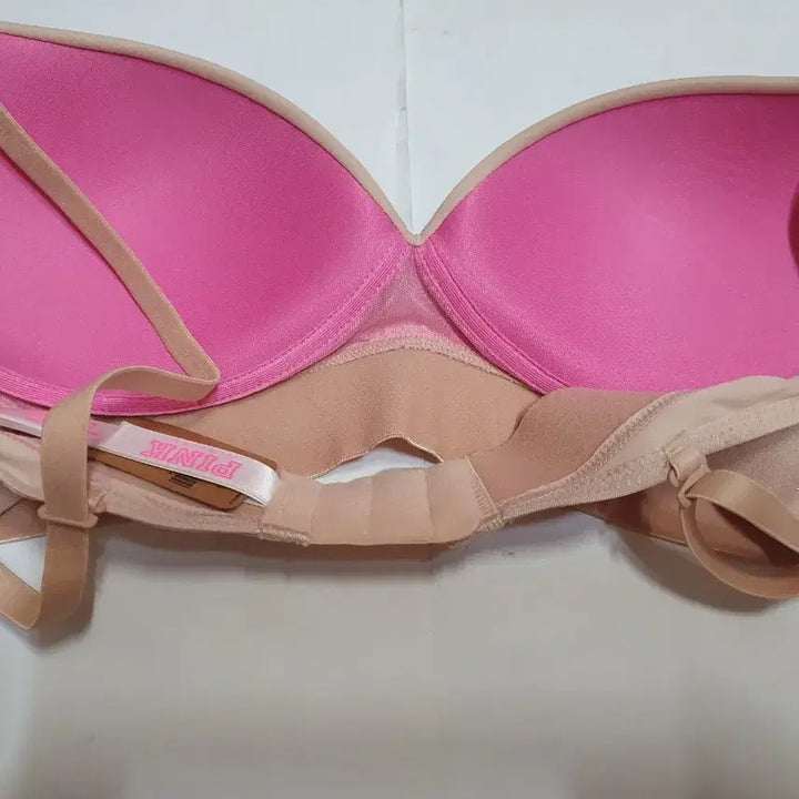 [SOLD OUT] 빅토리아 시크릿 pink 노와이어 푸쉬업 브라 32A