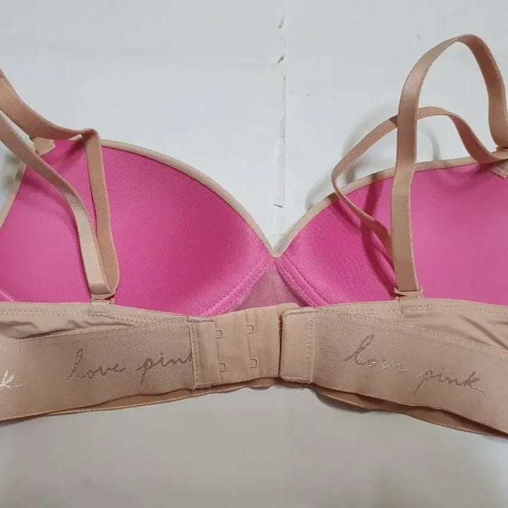 [SOLD OUT] 빅토리아 시크릿 pink 노와이어 푸쉬업 브라 32A