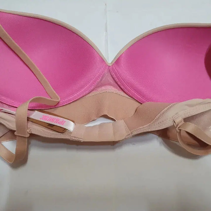 [SOLD OUT] 빅토리아 시크릿 pink 노와이어 푸쉬업 브라 32A