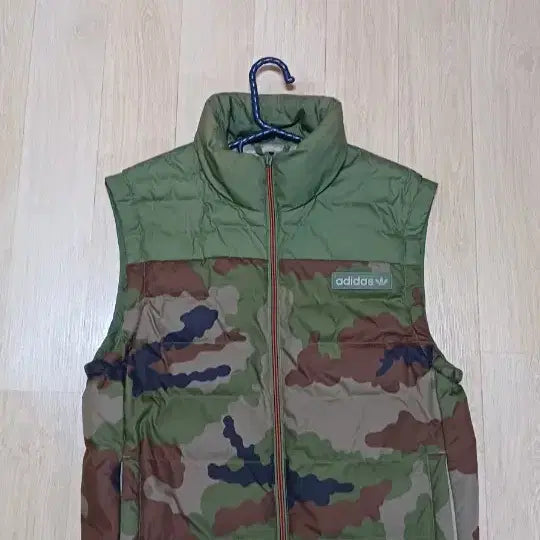 [SOLD OUT] 아디다스 여성 카모 패딩조끼