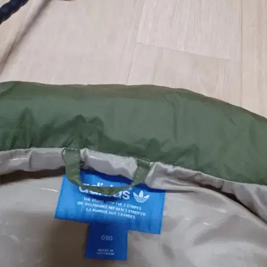 [SOLD OUT] 아디다스 여성 카모 패딩조끼