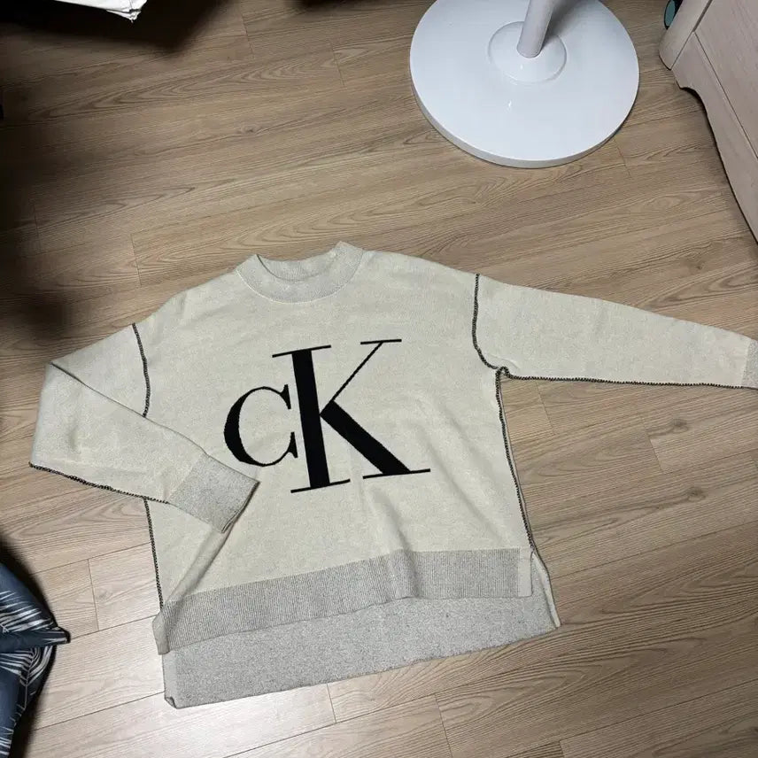 [BUNJANG] Calvin Klein CK Logo Knit Ivory / 캘빈클라인 CK 로고 니트 아이보리