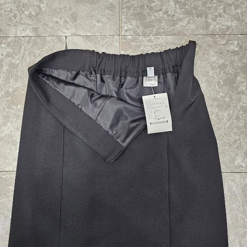 [SOLD OUT] 트위 블랙 H라인 스커트