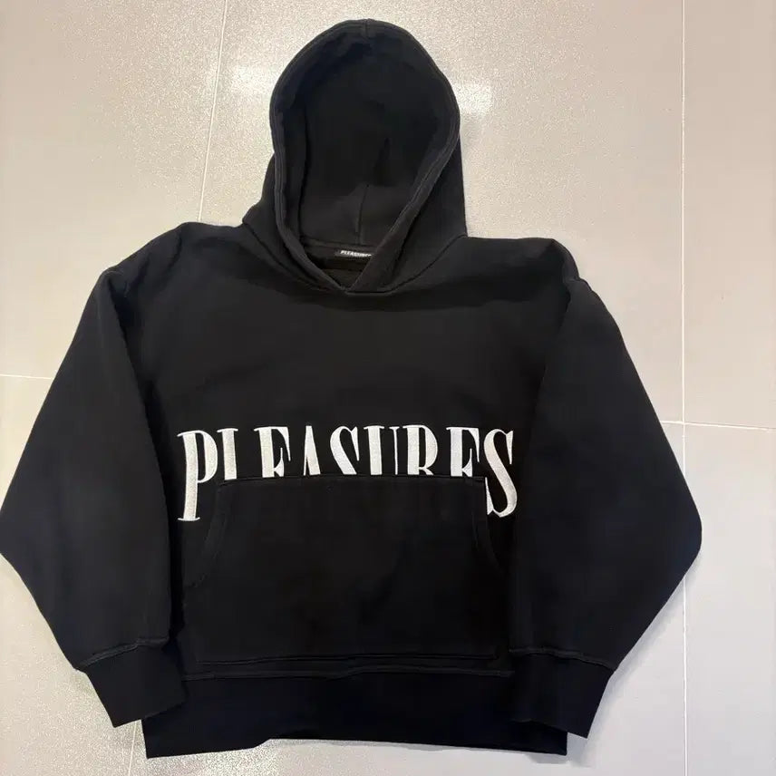 [BUNJANG] PLEASURES Black Hoodie / PLEASURES 플레져스 블랙 후드티