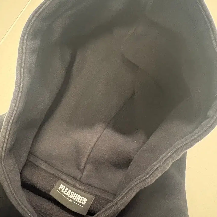 [BUNJANG] PLEASURES Black Hoodie / PLEASURES 플레져스 블랙 후드티