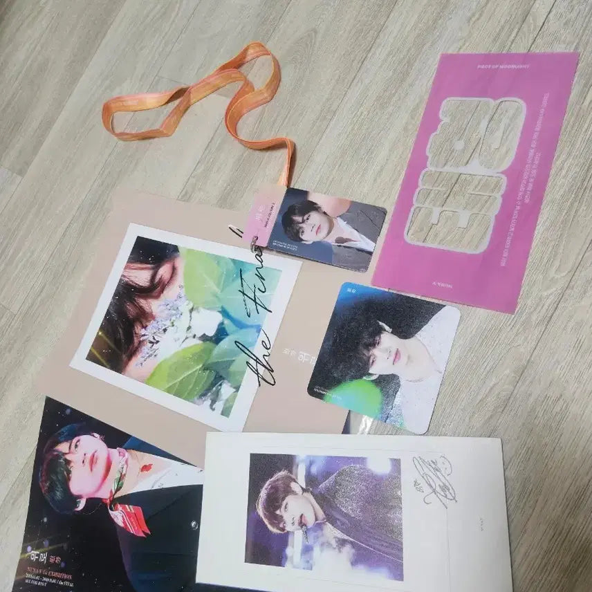 [BUNJANG] BTS V Here and Now Goods Set (Diary) / 누나비 뷔 굿즈 세트 (Here and Now 다이어리 외)