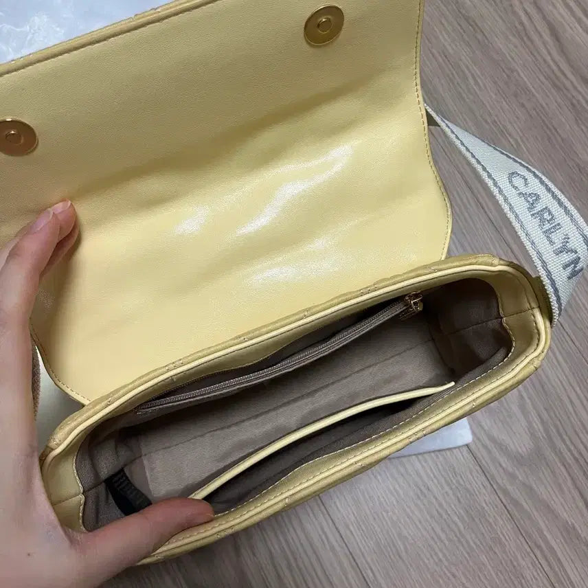 [BUNJANG] Carlin Minute Nylon Crossbody Bag / 칼린 미닛나일론 크로스백