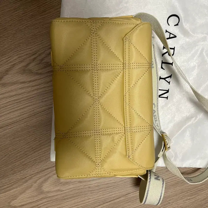 [BUNJANG] Carlin Minute Nylon Crossbody Bag / 칼린 미닛나일론 크로스백