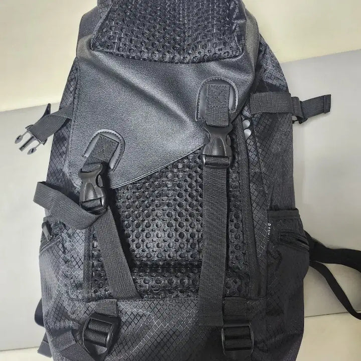 [BUNJANG] Unbranded Backpack Waterproof Cover Included / 남성 백팩 가방 새제품 바이크 라이더 바이커 자전거 등산 트레킹 헬스