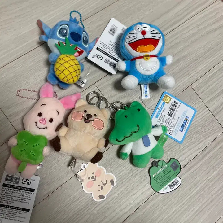[BUNJANG] Assorted Keychain Plush Toys / 각종 키링 인형 처분(악어과장 피글렛 도라에몽 꽃카 쿼카 스티치)