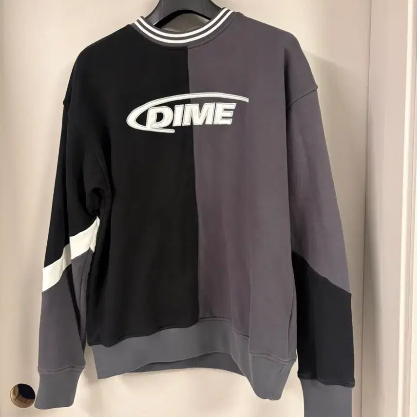 [BUNJANG] Dime Color Block Sweatshirt / Dime 다임 블랙/그레이 컬러 블록 맨투맨