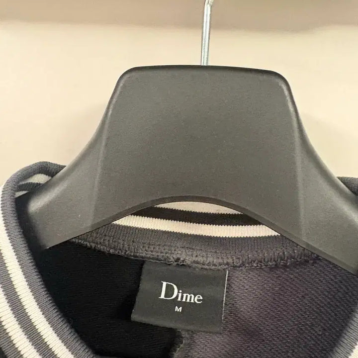 [BUNJANG] Dime Color Block Sweatshirt / Dime 다임 블랙/그레이 컬러 블록 맨투맨