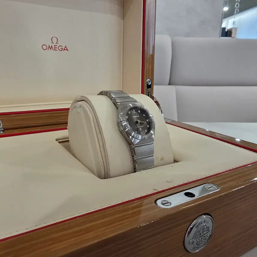 [BUNJANG] Omega Constellation Steel Black 10P 25mm Watch / 오메가 컨스틸레이션 스틸 블랙10P 131.10.25.60.56.001