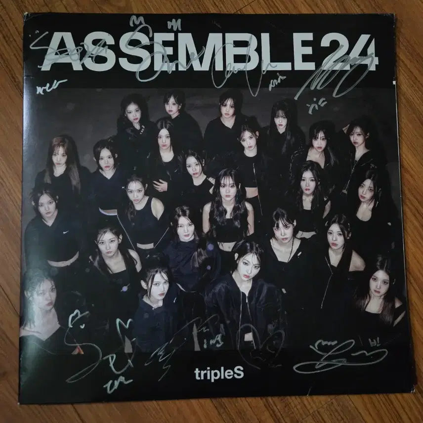 [BUNJANG] tripleS ASSEMBLE24 LP Vinyl (8-Member Signed) / (급처) 트리플에스 (tripleS) - ASSEMBLE24 LP