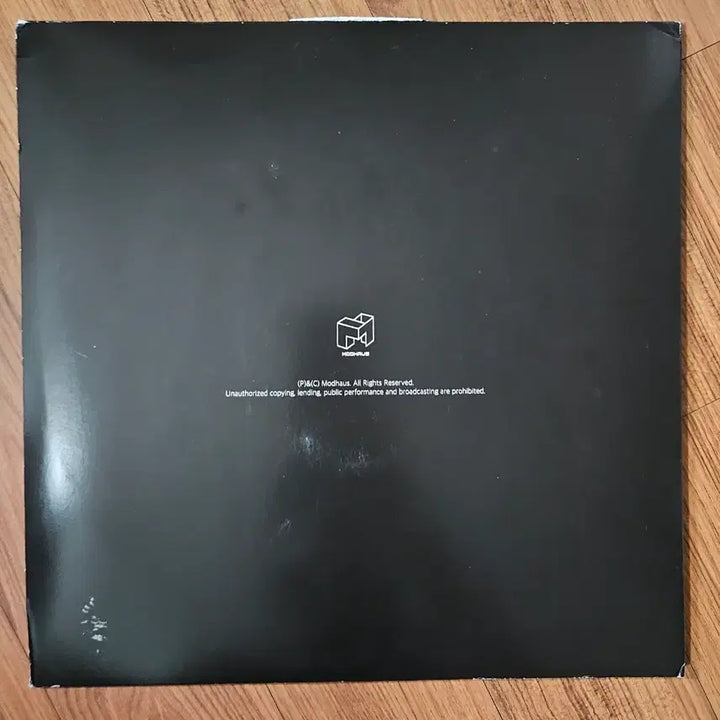 [BUNJANG] tripleS ASSEMBLE24 LP Vinyl (8-Member Signed) / (급처) 트리플에스 (tripleS) - ASSEMBLE24 LP