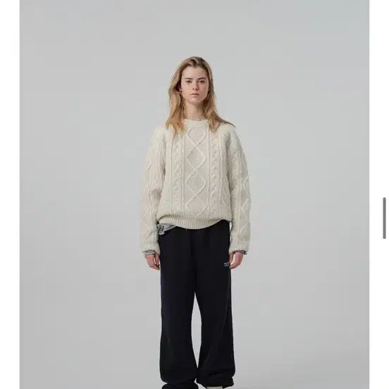 [BUNJANG] Thebarnett Knit Sweater / 더바넷 니트