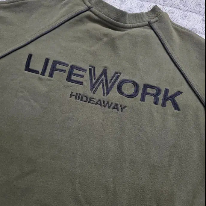 [BUNJANG] LifeWork Khaki Sweatshirt / 라이프워크 카키색 맨투맨 100