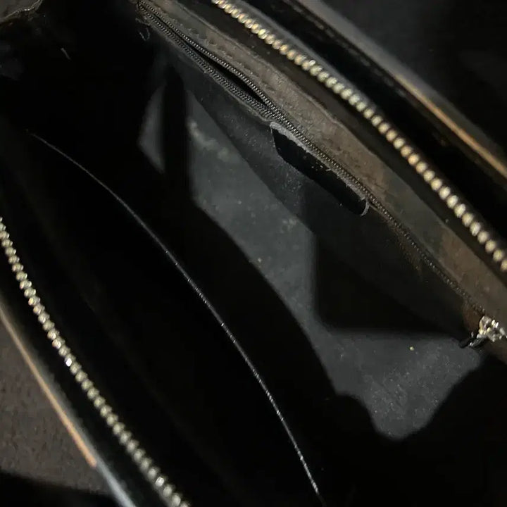 [BUNJANG] Takeapicture Gallery Shop Black Floral Pattern Shoulder Bag / Takeapicture Gallery Shop 블랙 플라워 패턴 숄더백