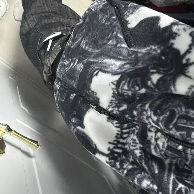 [BUNJANG] Supreme 25FW Fleece Jacket / 슈프림 뉴욕 플리스 자켓 화이트 - 25FW