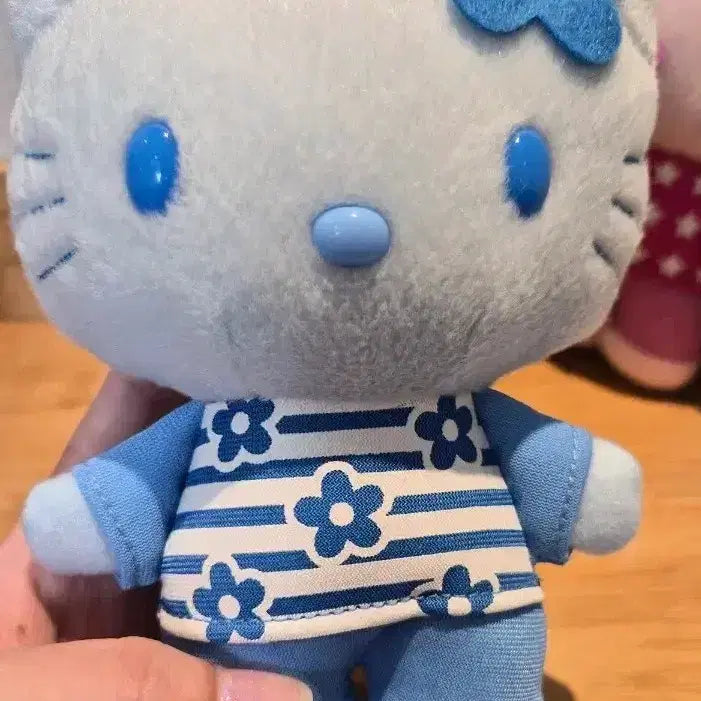 [BUNJANG] Classic Blue Flower Kitty Doll / 고전 블루 꽃키티