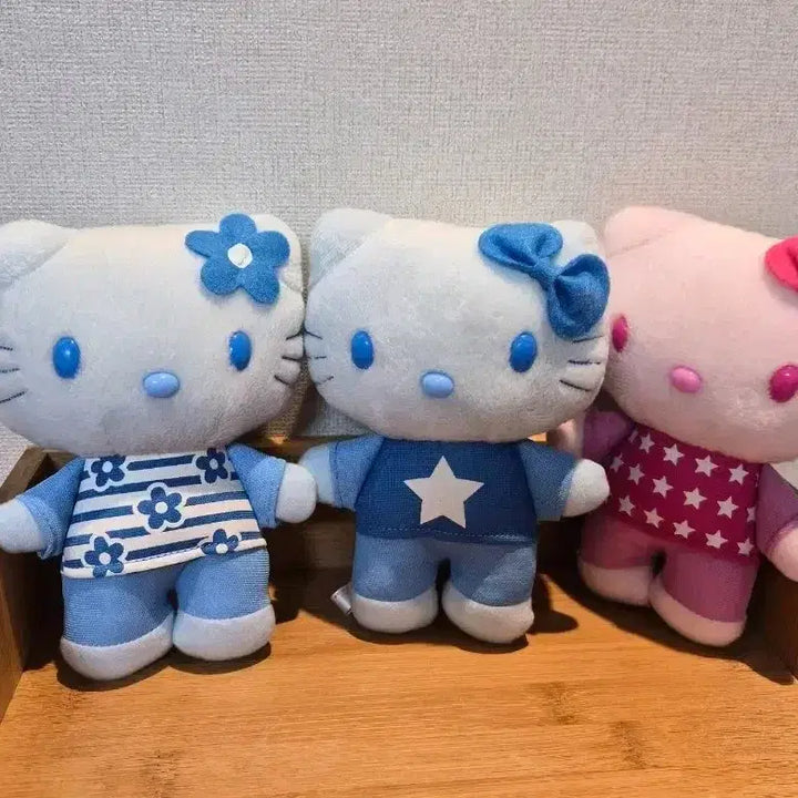 [BUNJANG] Classic Blue Flower Kitty Doll / 고전 블루 꽃키티
