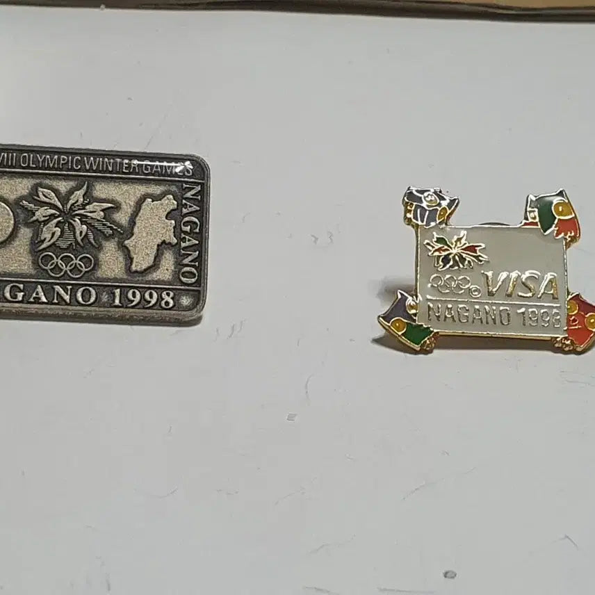 [BUNJANG] Nagano Olympic Commemorative Pin Badges Set / 나가노 올림픽 기념 핀뱃지 2종 세트
