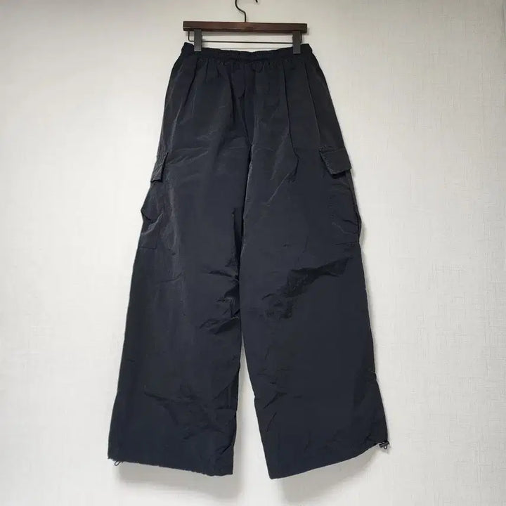 [BUNJANG] Stray Kids Black Wide Cargo Pants M / Strevra 블랙 와이드 카고 바지 팬츠 M