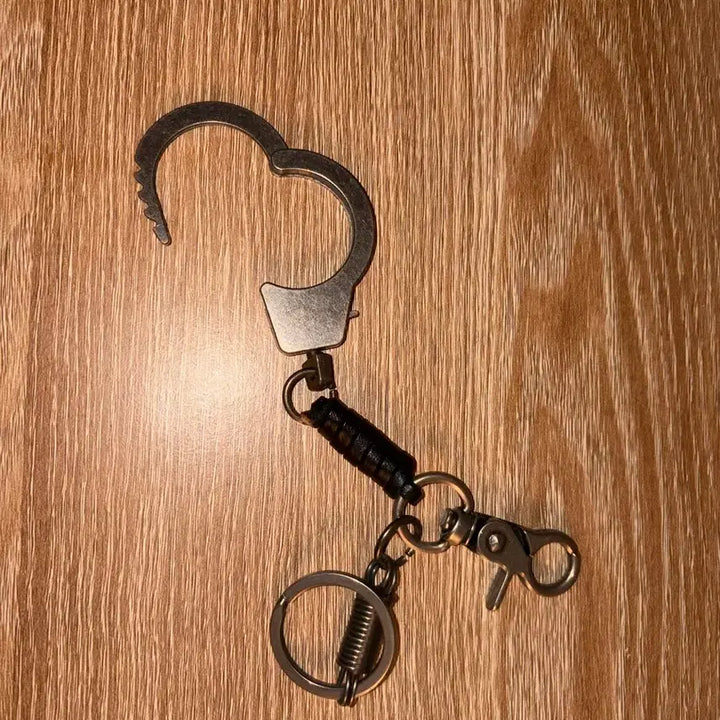 [BUNJANG] Unspecified Group Keyring / 수갑 키링