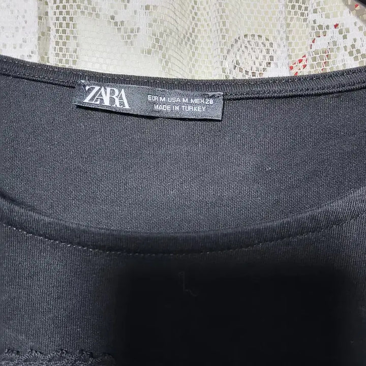 [BUNJANG] ZARA Black Lace Short Sleeve T-shirt / 자라ZARA 블랙 레이스 반팔 티셔츠