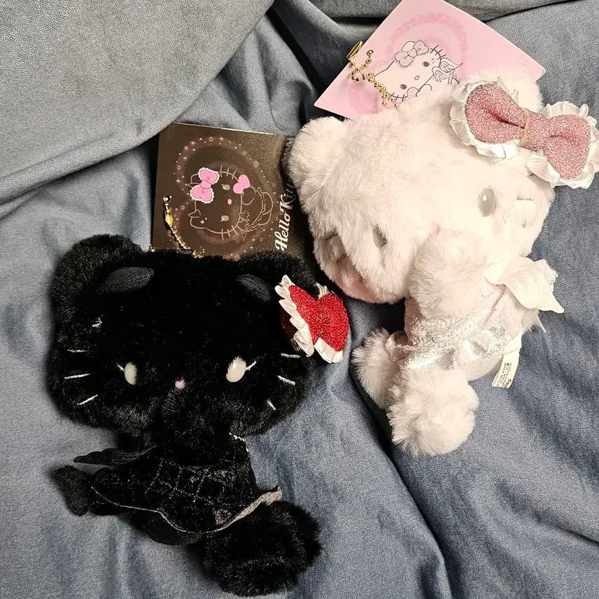 [BUNJANG] Hello Kitty Devil & Angel Black & White Ribbon Set Doll Bundle Set / 헬로키티 인형 악마와 천사 블랙/화이트 리본 세트 2종 묶음