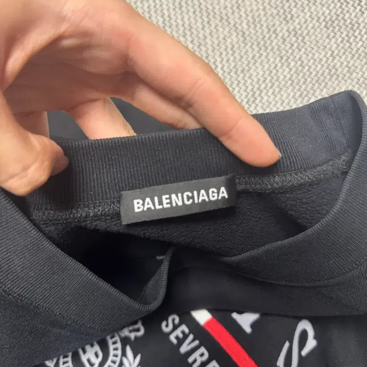 [BUNJANG] Balenciaga Paris Sweatshirt / 발렌시아가 파리 맨투맨