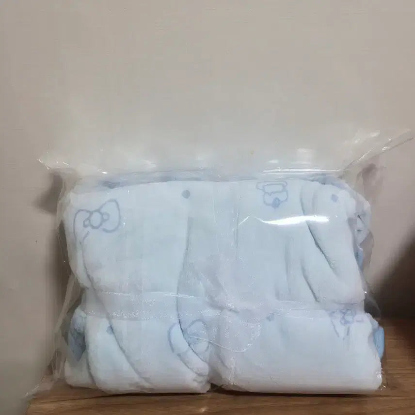 [BUNJANG] Hello Kitty Shower Robe (Blue) / 헬로키티 샤워 가운 블루(새상품)
