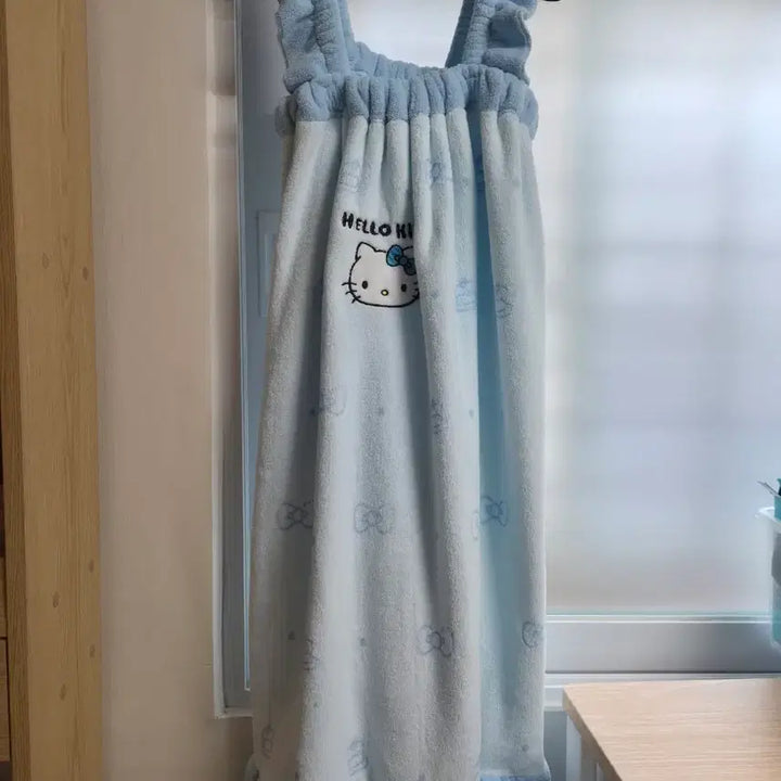 [BUNJANG] Hello Kitty Shower Robe (Blue) / 헬로키티 샤워 가운 블루(새상품)