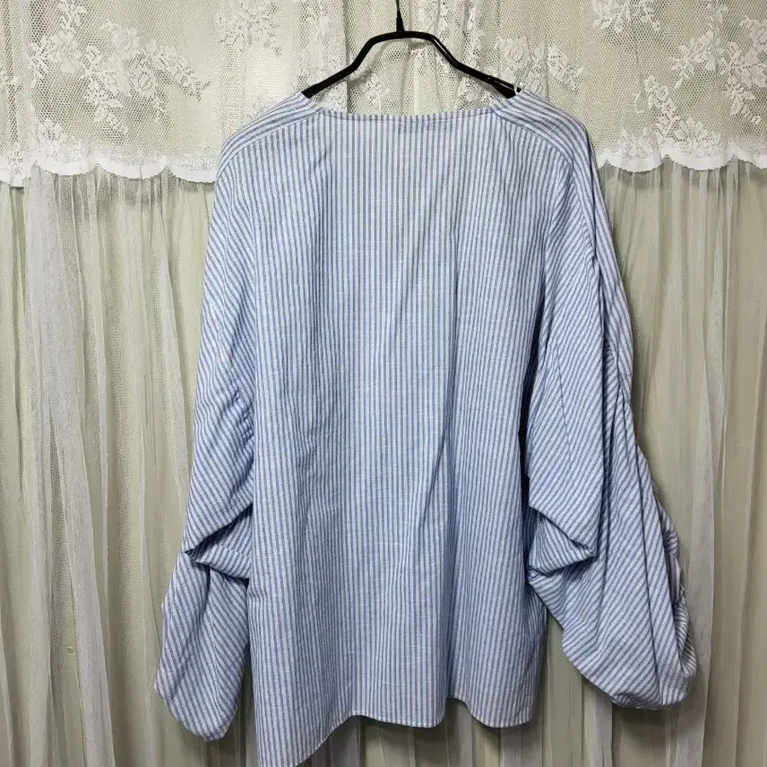 [BUNJANG] ZARA Striped Balloon Sleeve Blouse / 자라 ZARA 스트라이프 왕벌룬 퍼프 블라우스