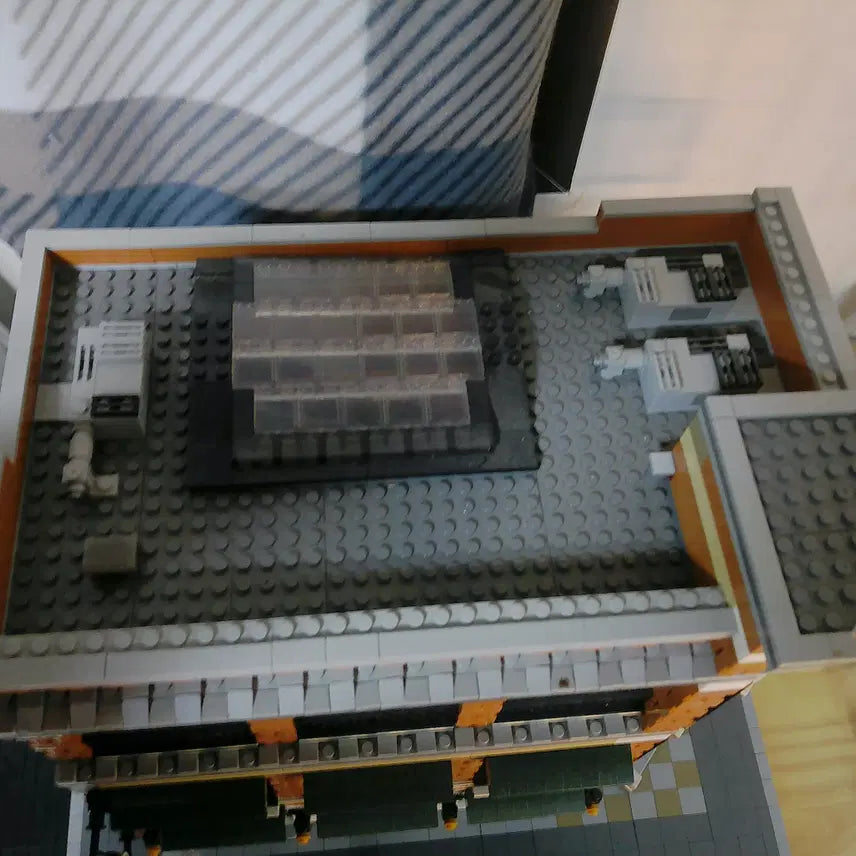 [BUNJANG] Lepins 15017 Starbucks Barnes &amp; Noble Compatible Building Blocks Set / [레고호환] 레핀 15017 스타벅스 반스앤노블 팝니다